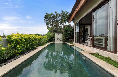 Tegal Mengkeb Villa | Villa Private Pool Sahaja 4 Surrounded by Rice Fields