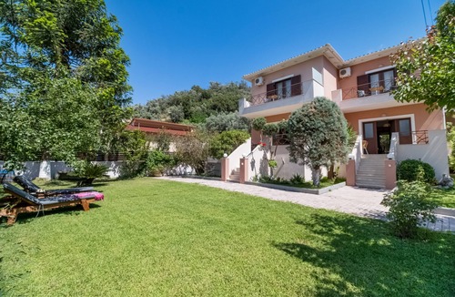 Nidri Villa | Villa 'Prolithia 2' with Sea View, Wi-Fi and Air Conditioning