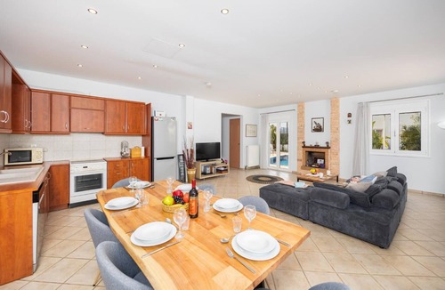 Adelianos Kampos Villa | Villa Rea - Three Bedroom Villa, Sleeps 6