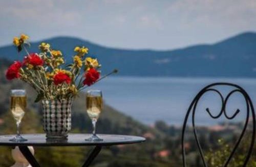 Divarata Villa | Villa Regina -Hidden Eden with Treehouse & Heated Pool