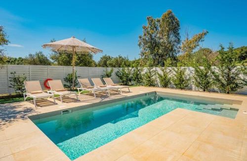 Vasilikos Villa | Villa Romas 3 by Villa Plus