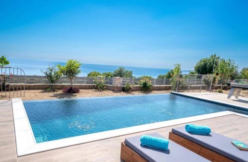 Plateies Villa | Villa Roz by Villa Plus