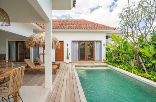 Beraban Villa | Villa Sana - Stylish 2BR Oasis with Open Jungle Bathroom in Nyanyi Beach near Luna Beach Club