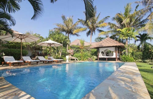 Banjartegehe Villa | Villa Segara Indah, Lovina beach villa with private pool at - maximum 8 pers