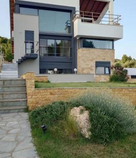Nikita Villa | Villa Stadi