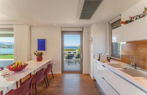 Plaka Villa | Villa Strix - Three Bedroom Villa, Sleeps 6