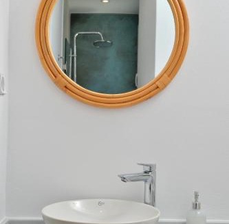 Gavrio House | Villa & Studio Hydroussa Sea View