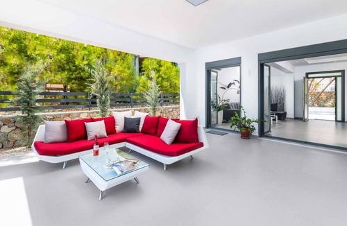 Lardos Villa | Villa Summer Light-A beautiful modern villa just completed in the Summer of 2018