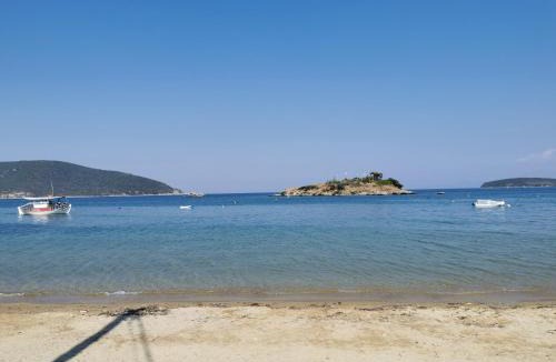 Nea Peramos Apartment | Villa Tasos