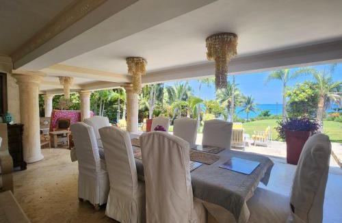 Juan Esteban Villa | Villa Tesoros del Mar - Luxury Beachfront Villa with Natural Pool, Jacuzzi, Mountain Views, Yoga, BBQ, Wi-Fi, Pet & Family Friendly, Barahona Adventures