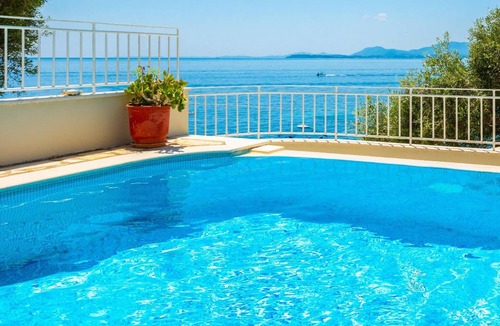 Katavolos Villa | Villa Thalassa - Three Bedroom Villa, Sleeps 6