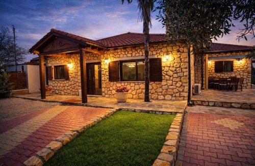 Alexandroupoli Villa | Villa Thalia