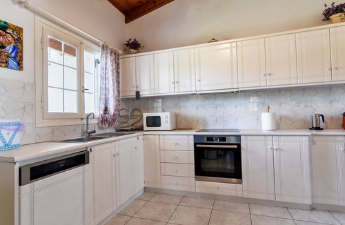 Pigadia House | Villa Thermisia - Hydra Bay Resort with Private Beach and Dock for Boat