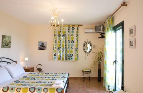 Tsoukaladhes Apartment | VILLA TIMOKLIA