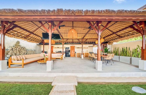 Petitenget Villa | Villa Toscana - Huge 7BDR with 3 Pools