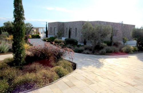 Kilada House | Villa Tranquility - Walk to the Beach with Infinity Pool