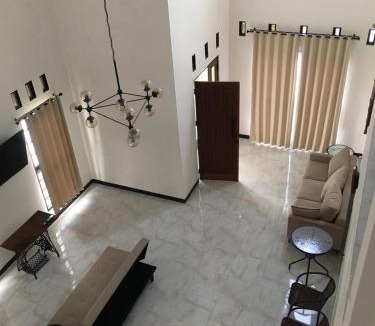 Mungkid Villa | Villa Trojayan
