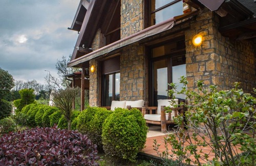 Almopia Villa | Villa Tuman