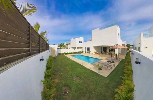 La Esplanada Villa | Villa Valentina Oceanfront Bliss