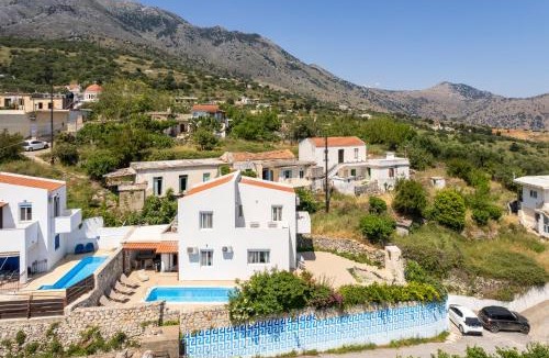 Kournas Villa | Villa Views with Private Pool & Sea Horizon