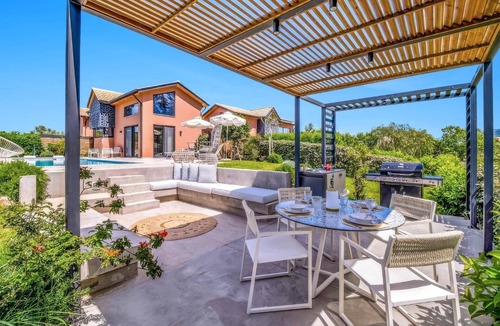 Lygia Villa | Villa Wind by Villa Plus