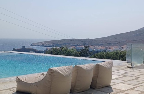 Paleopolis House | Villa with amazing sea view of the Agean sea and “chora”