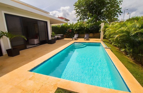 La Mulata Villa | Villa with benefits: pool, BBQ, free taxi, A/C, internet, cable TV, waterpark…