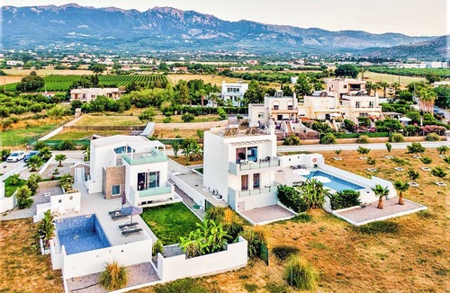Zipari Villa | Villa Xenos Tria - Four Bedroom Villa, Sleeps 8