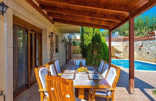 Asteri Villa | Villa Yannis is a traditional 4-bedroom villa with private pool in Asteri