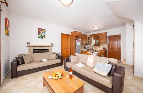 Mesovounia Villa | Villa Yeraki - Three Bedroom Villa, Sleeps 6