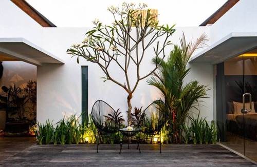 Drupadi Villa | villa Yolanda · Rice field view 2 bedroom villa Seminyak beach