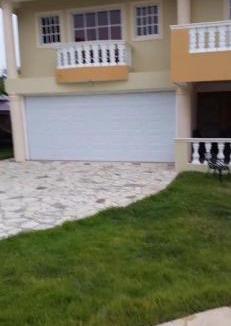 Constanza Villa | Villas Guzmán