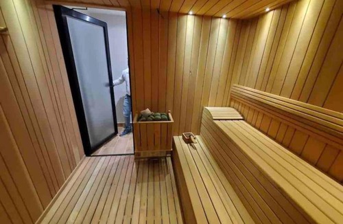 La Julia Apartment | VIP DELUXE SUITE AND TOWER E11 POOL GYM SAUNE WIFE