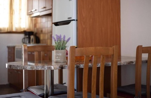 Mpatsi House | Virginia’s house: Holiday Home with Balcony, Wi-Fi, and Air Conditioning