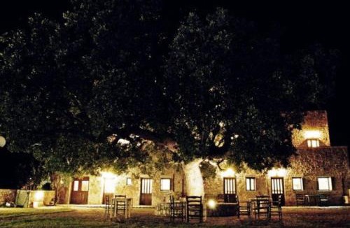 Pyrgou Dirou House | Vlyhada Guesthouse