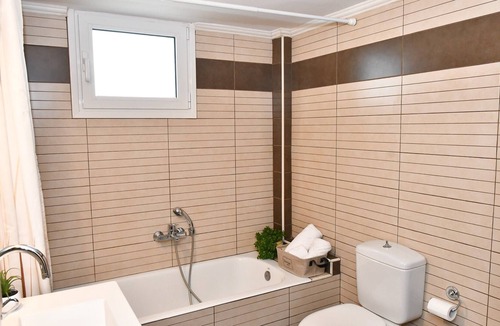 Midea Cottage | Vrbo Property