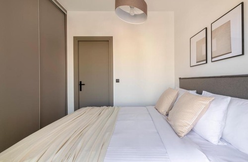 Pefki Apartment | Vyronos Maisonettes by UPSTREET
