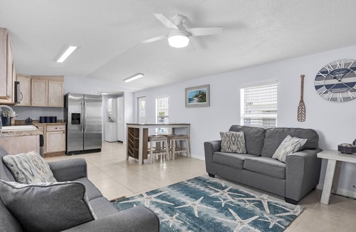 Sexton Cove Estates House | Water front 2-bedroom home in Key Largo with AC, WiFi
