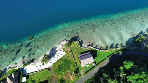 Taha'a Villa | Waterfront Villa