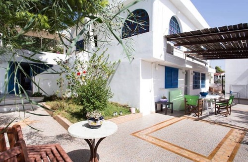 Salamis House | Wavedance Accommodation (Estia)