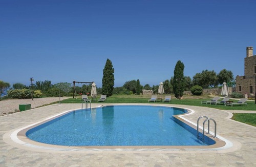 Pikris Villa | Wedding Villa w/Pool, BBQ, Ping Pong, 23 people