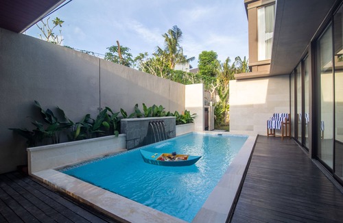 Kediri Villa | Weekly Promo Modern Family Living 4BR Villa atTanah Lot