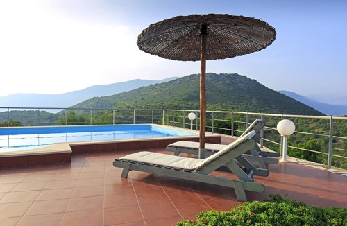 Ithaki Villa | Welcoming House with Sea-and-Mountain Views near Vathy