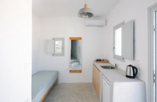 Ios Town Hotel | White Loft