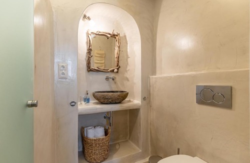 Glinado House | White Luxurious Apartments II