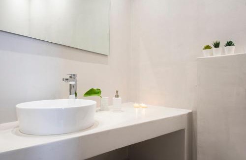 Messaria Apartment | White Orchid Suites