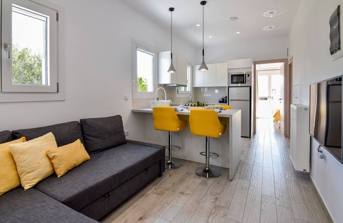 Adamas Apartment | White Rock Milos Suites