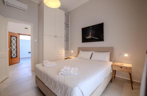 Moschato-Tavros Apartment | White & Stars