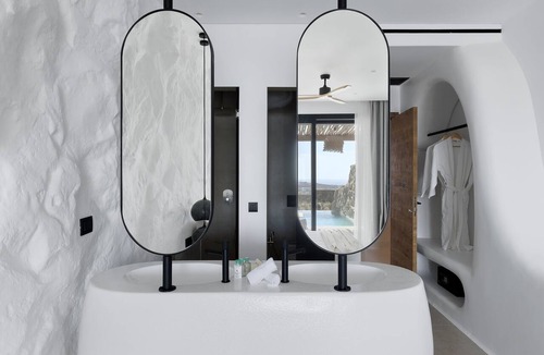 Paraga House | WhiteArt Suites
