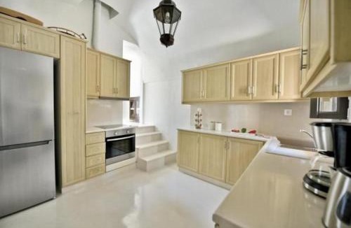Megalochori Villa | Wonderful Santorini Villa Alia Mansion 3 Bedrooms Beautiful Outdoor Space